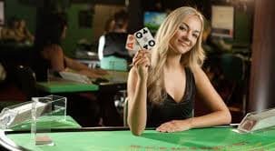 Antarmuka pasar Counter-Strike 2 di platform togel cc dengan detail odds dan statistik pemain
