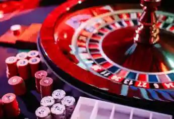 Gameplay Quickspin di togel cc dengan animasi bonus round yang menampilkan multiplier dan free spins